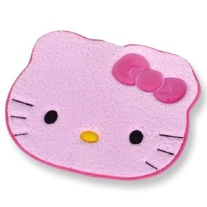Hello kitty’s face as the design on her doormat